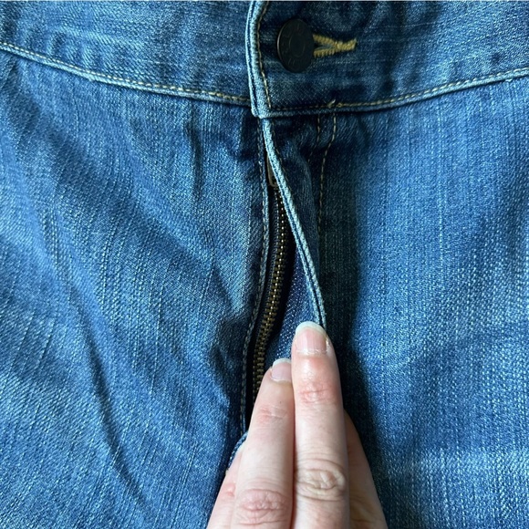 L.L. Bean Women's Blue Jeans - Picture 3 of 6